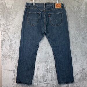 Levis 501 Men Button Fly Straight Leg Medium Wash Denim Jeans Size 42 x‎ 32 B&T